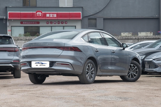 Höchstleistung 150-200 PS BYD Qin Plus Dm-I Hybrid Elektrofahrzeug Limousine Linkslenkung