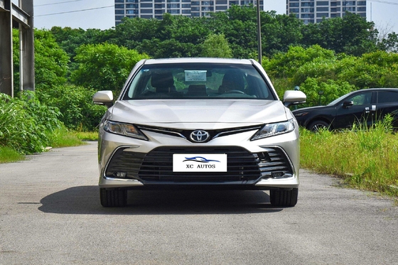 2018 Toyota Camry Gebrauchtwagen mit LED-Scheinwerfer Zwei-Motor-Peak-Modell und 5 Sitzplätze