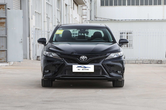 2018 Toyota Camry Gebrauchtwagen mit LED-Scheinwerfer Zwei-Motor-Peak-Modell und 5 Sitzplätze