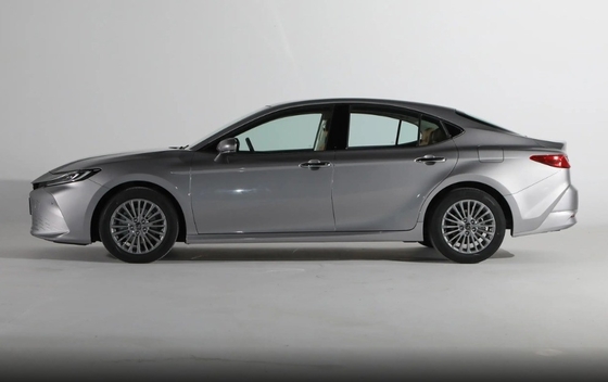 Hot 2023 Toyota Camry Exalted Version 4X4 SUV mit 2,0L Benzinmotor und Zubehör