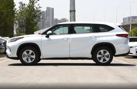 Euro VI 2023 Crown Kluger HEV Zwillingsmotor 2.5L 2WD Elite 7-Sitzer Hybrid Elektrofahrzeug Mittelklasse SUV