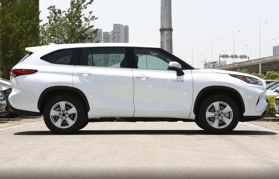 Euro VI 2023 Crown Kluger HEV Zwillingsmotor 2.5L 2WD Elite 7-Sitzer Hybrid Elektrofahrzeug Mittelklasse SUV