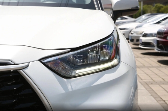 Euro VI 2023 Crown Kluger HEV Zwillingsmotor 2.5L 2WD Elite 7-Sitzer Hybrid Elektrofahrzeug Mittelklasse SUV