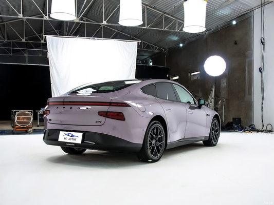 Xpeng P7 EV Limousine mit Multifunktionslenkrad und Maximaldrehmoment Nm von 400-500Nm