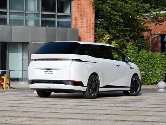 Mehrfunktionslenker 2023 Xpeng X9 Euro VI 4WD 7 Sitzplätze MPV Elektroauto