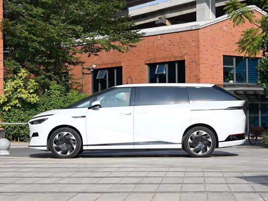Mehrfunktionslenker 2023 Xpeng X9 Euro VI 4WD 7 Sitzplätze MPV Elektroauto