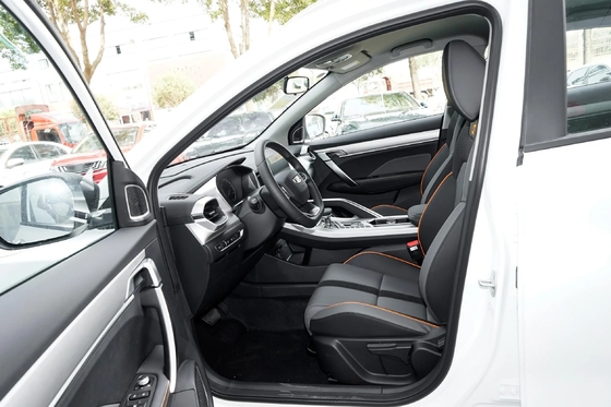Geely Binyue Coolray 2024 Benzin 1.5T 2WD DCT SUV mit Sonnendach und Zubehör