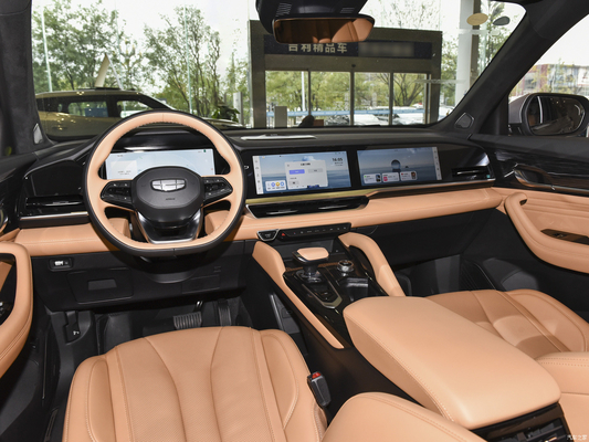 Geely Xingyue L Auto Zhiqin A 2024 Benzinfahrzeug mit Multifunktionslenkrad
