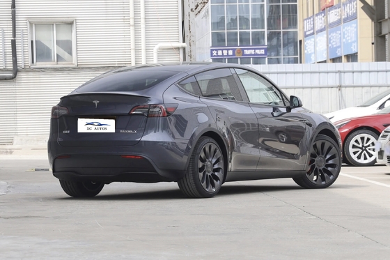 Solardach Tesla Modell Y Verwendete Energie Rein elektrischer Mittelklasse-SUV Luxus-Sportwagen