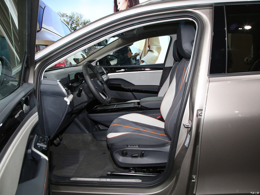 Großer Spaß ID6 Crozz EV SUV Maximaldrehmoment Nm 400-500Nm für unaufhaltsame Abenteuer