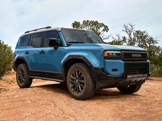 2024 Toyota Prado SUV Autos Zubehör und Benzinmotor mit Automatikgetriebe