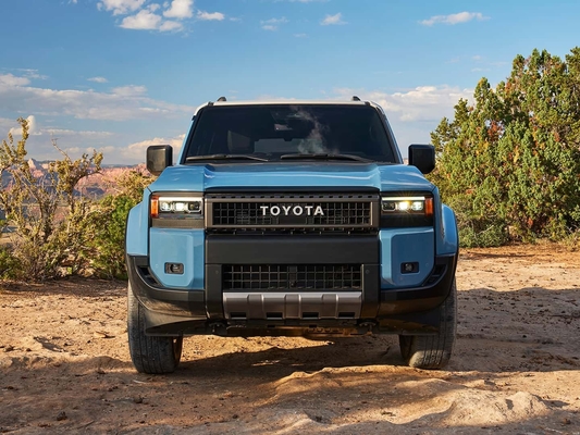 2024 Toyota Prado SUV Autos Zubehör und Benzinmotor mit Automatikgetriebe