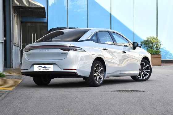 4 Türen 5 Sitzplätze AION Gebrauchtwagen Elektroauto mit Linkslenkung und Sonnendach