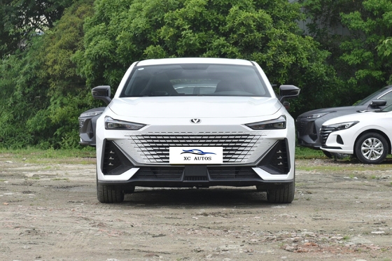 Changan Univ 5-Türer 5-Sitzer Hatchback Das elektrische Hybridfahrzeug mit Linkslenkung