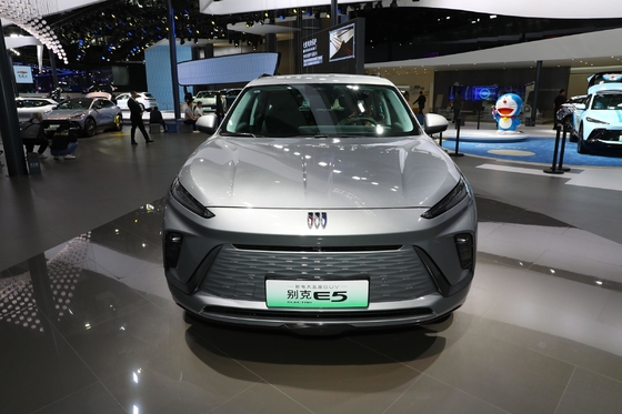 Buick E5 Silver Long Range 620KM SUV Hochgeschwindigkeits-Elektroautos mit Karosseriestruktur