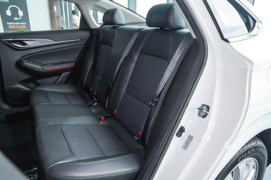 Großer Wert Changan EADO EV 460 Elektroauto EV Limousine 5-Türer 5-Sitzer Karosserie Struktur