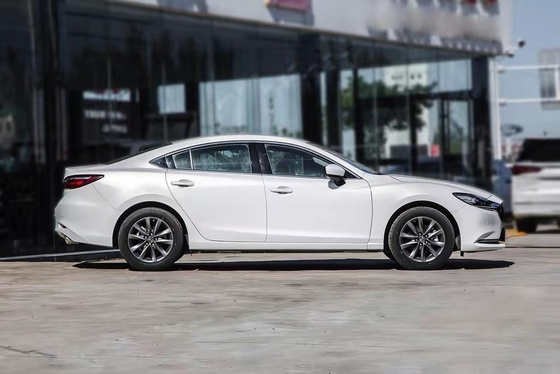 5 Sitzplätze Mazda Atenza Benzinwagen 2WD Limousine mit LED Scheinwerfer und erschwinglich