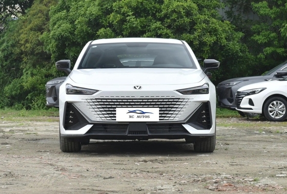 CHANGAN UNI-V Ver. Kompaktes Fahrzeug 1.5T 188 PS L4 5-Türer 5-Sitzer Hatchback 7-Gang-Doppelkupplung DCT