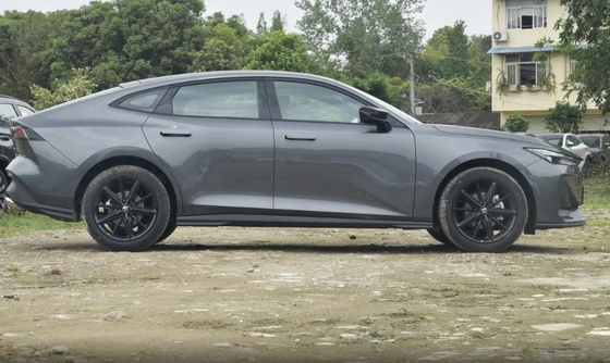 CHANGAN UNI-V Ver. Kompaktes Fahrzeug 1.5T 188 PS L4 5-Türer 5-Sitzer Hatchback 7-Gang-Doppelkupplung DCT