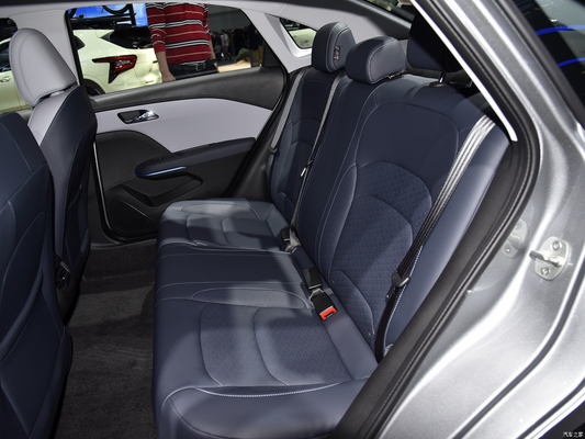 Chevrolet Monza 1.5L Benzin Benzinwagen Limousine 5-Türer 5-Sitzer Leder Sitze