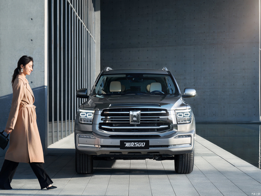 Großartige Ledersitze Great Wall TANK500 Kraftstoff SUV Geländefahrzeug R18 Reifengröße