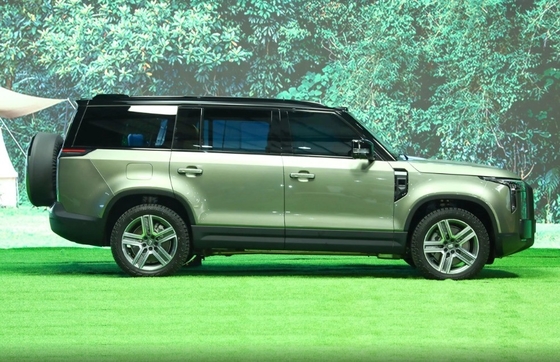 Erleben Sie die Zukunft des Fahrens mit dem ROX 01 REEV 2023 AWD 6-Sitzer Mid-Size SUV