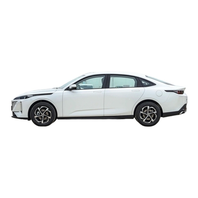Leder Sitze Changan Eado Links Hand Limousine 5 Sitze mit 1,4 t 1,6 l Motor Benzin Auto