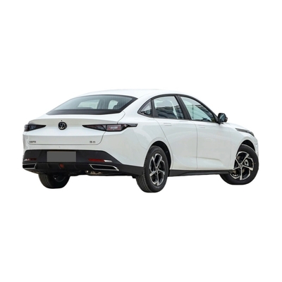 Leder Sitze Changan Eado Links Hand Limousine 5 Sitze mit 1,4 t 1,6 l Motor Benzin Auto