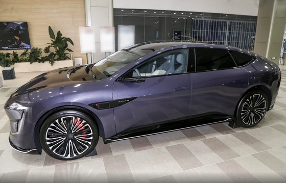 2024 700 Triple Laser Heckantrieb Luxus-Mittel- und Großwagen 4-Türer 5-Sitzer Karosserie Struktur