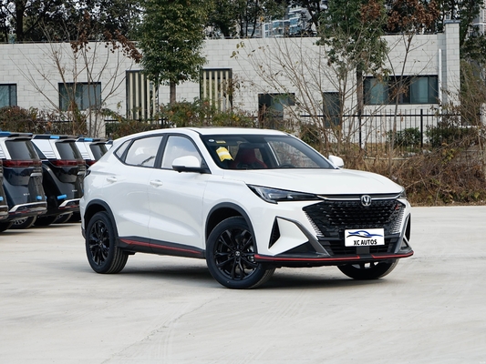 Linkslenken Changan X5 PLUS Mobilitäts-Scooter 5 Türen 5 Sitzplätze SUV in Integralkarosserie