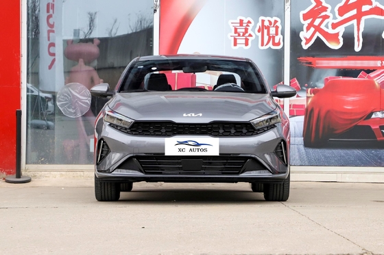 2024 Import KIA K3 Limousine Auto 360° Rückkamera Hochgeschwindigkeitsgas und Leder Sitzmaterial