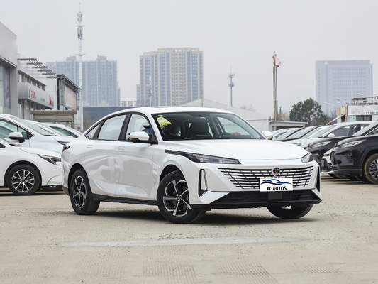 Changan Eado EV460 Yidong Die ultimative Lösung für Benzin-Benzin-Elektrofahrzeuge
