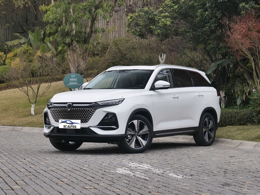 Changan X7 Plus 1.5T Dual-Clutch Smart SUV 24 Modelle 5 Sitzplätze Vordere Scheibenrücken Scheibenbremsen