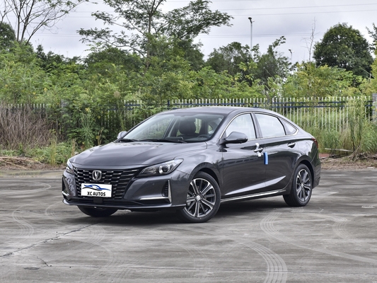 Changan RAETON CC Luxus Kompaktwagen 1.5DCT 7-Geschwindigkeitslimousine mit elektrischem Lenksystem