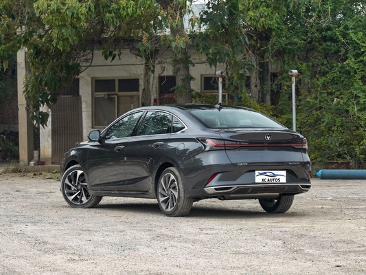2023 Turbo 5 Sitzer Changan Yida Limousine ODM Sport Automatik in gutem Zustand ESC enthalten