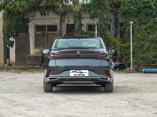 2023 Turbo 5 Sitzer Changan Yida Limousine ODM Sport Automatik in gutem Zustand ESC enthalten