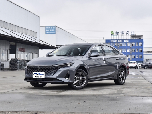 Level Compact Sedan Kraftstoff Benzin Gebrauchtwagen 2023 von Changan Yida Sportwagen Kraftstoff
