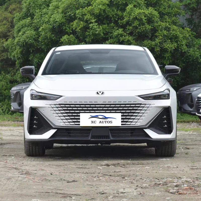 Changan Uni-V 1.5t Idd 113 Km 5 Tür 5 Sitzkompakter SUV Energieanschluss in Hybrid-Auto mit 1