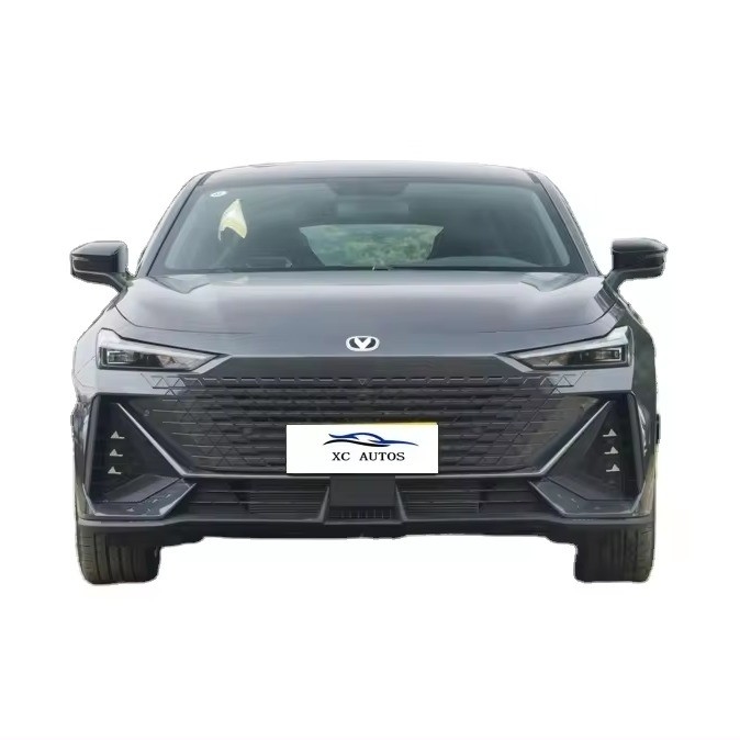 CHANGAN UNI-V Ver. Kompaktes Fahrzeug 1.5T 188 PS L4 5-Türer 5-Sitzer Hatchback 7-Gang-Doppelkupplung DCT