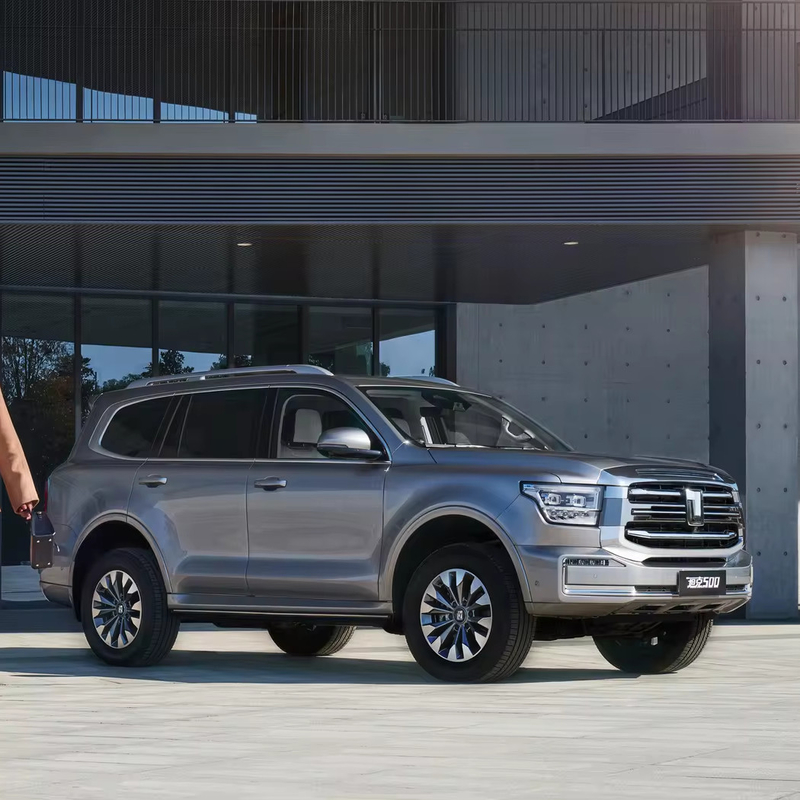Großartige Ledersitze Great Wall TANK500 Kraftstoff SUV Geländefahrzeug R18 Reifengröße
