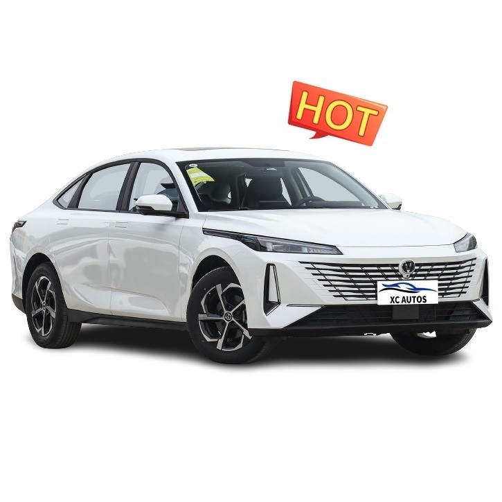 Changan EADO 1.5T GDI DCT Linkslenker Limousine 4-Türer 5-Sitzer Benzinwagen auf dem Markt