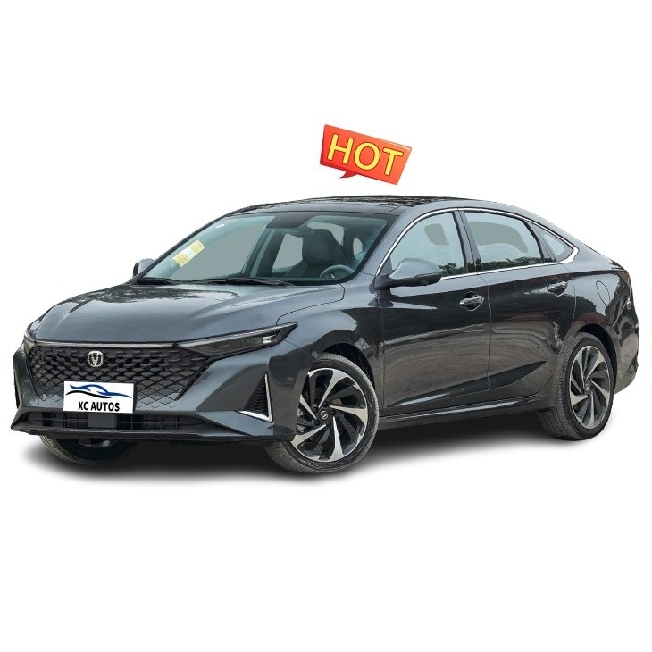 2023 Turbo 5 Sitzer Changan Yida Limousine ODM Sport Automatik in gutem Zustand ESC enthalten